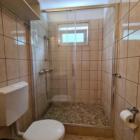 In Starigrad-paklenica 6888 Apartment *
